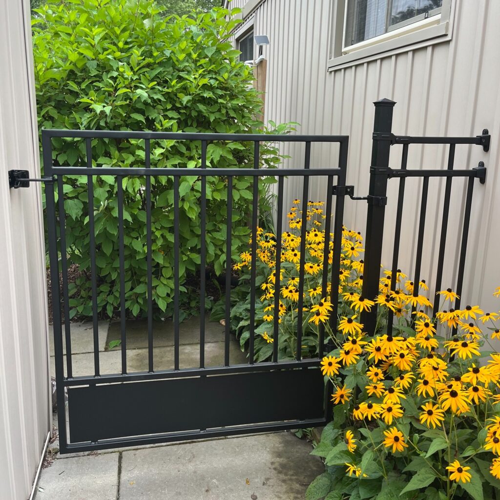 Custom metal gate fabricator in niagara region. Wrought iron gate. Steel powder coated gate company. Gate company in Toronto. Gate manufacturer.